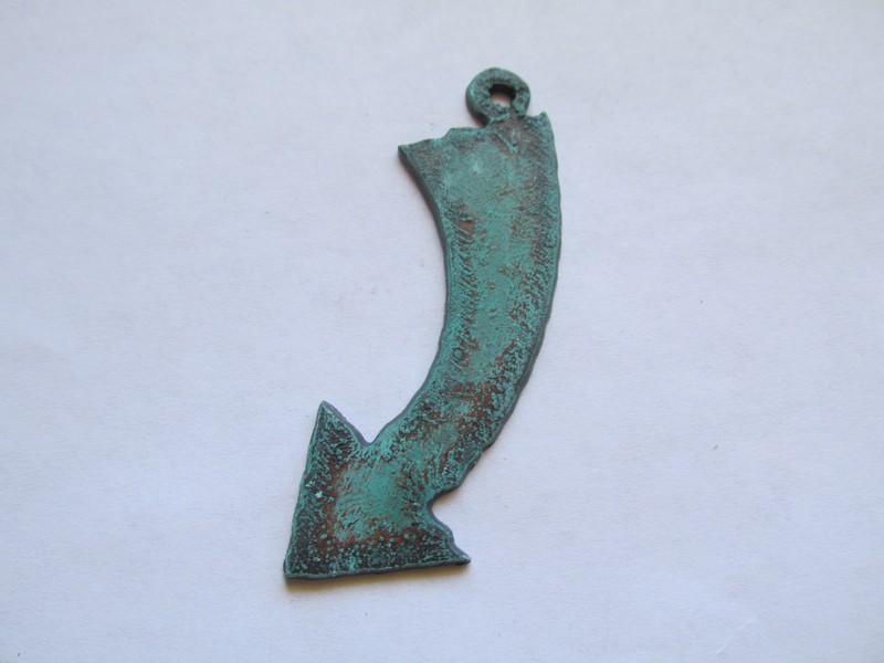 (image for) Arrow Pendant Curved w/loop #A802-1 patina